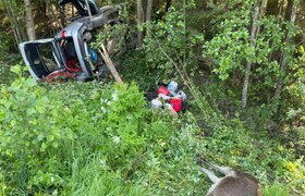 Четыре человека пострадали в автоаварии с лосем...
